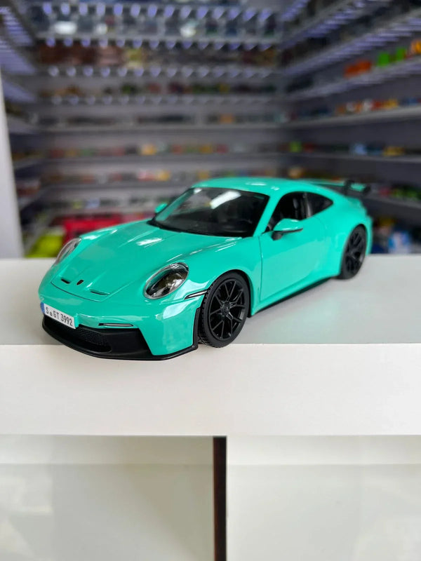 Porsche 911 GT3 2021 azul 1:24 Maisto