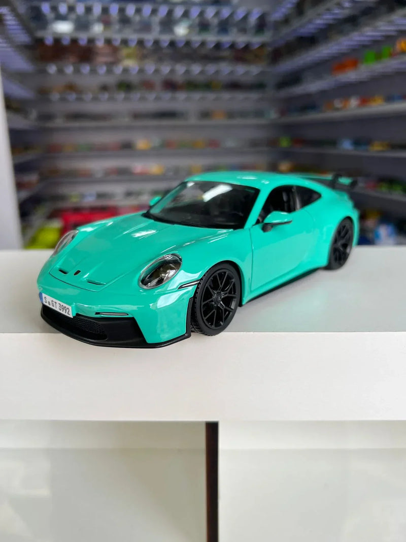 Porsche 911 GT3 2021 azul 1:24 Maisto