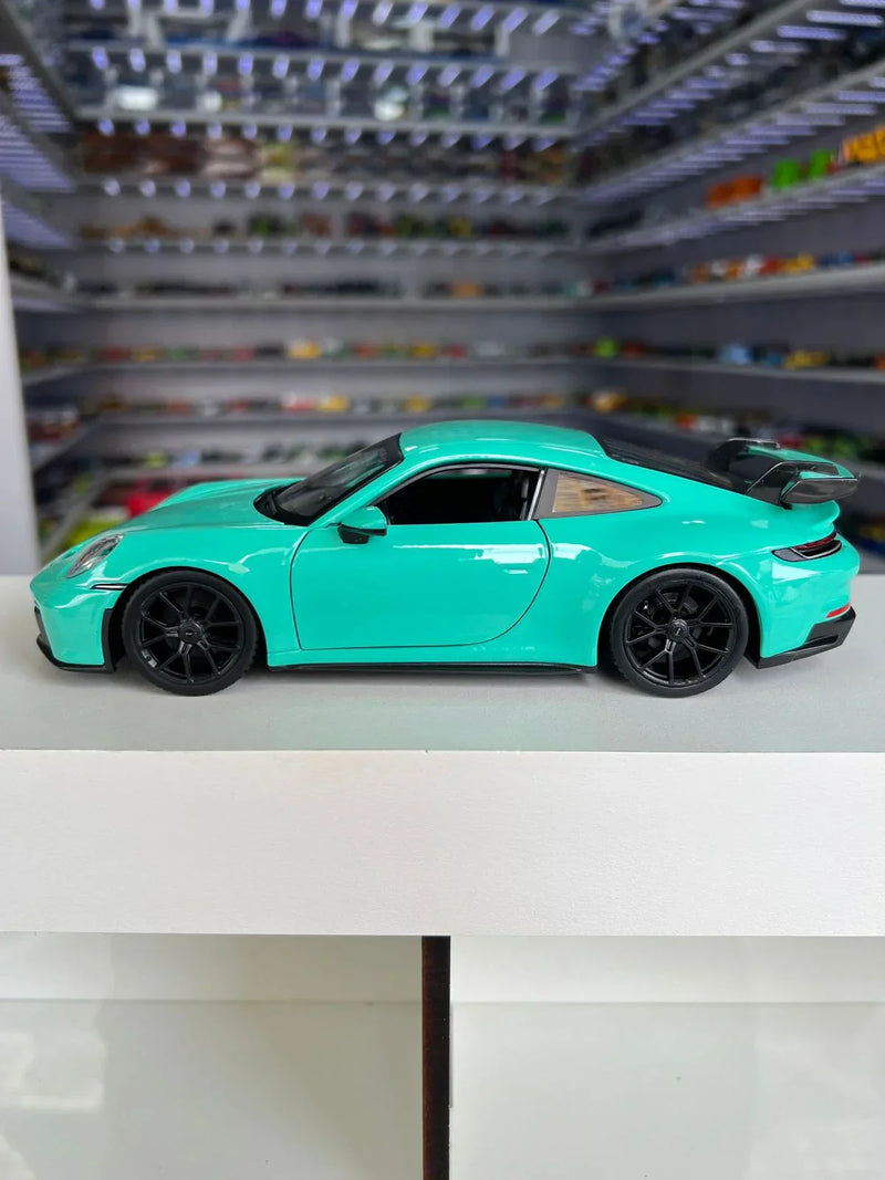 Porsche 911 GT3 2021 azul 1:24 Maisto