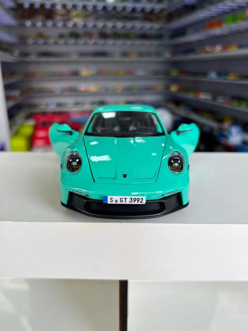 Porsche 911 GT3 2021 azul 1:24 Maisto
