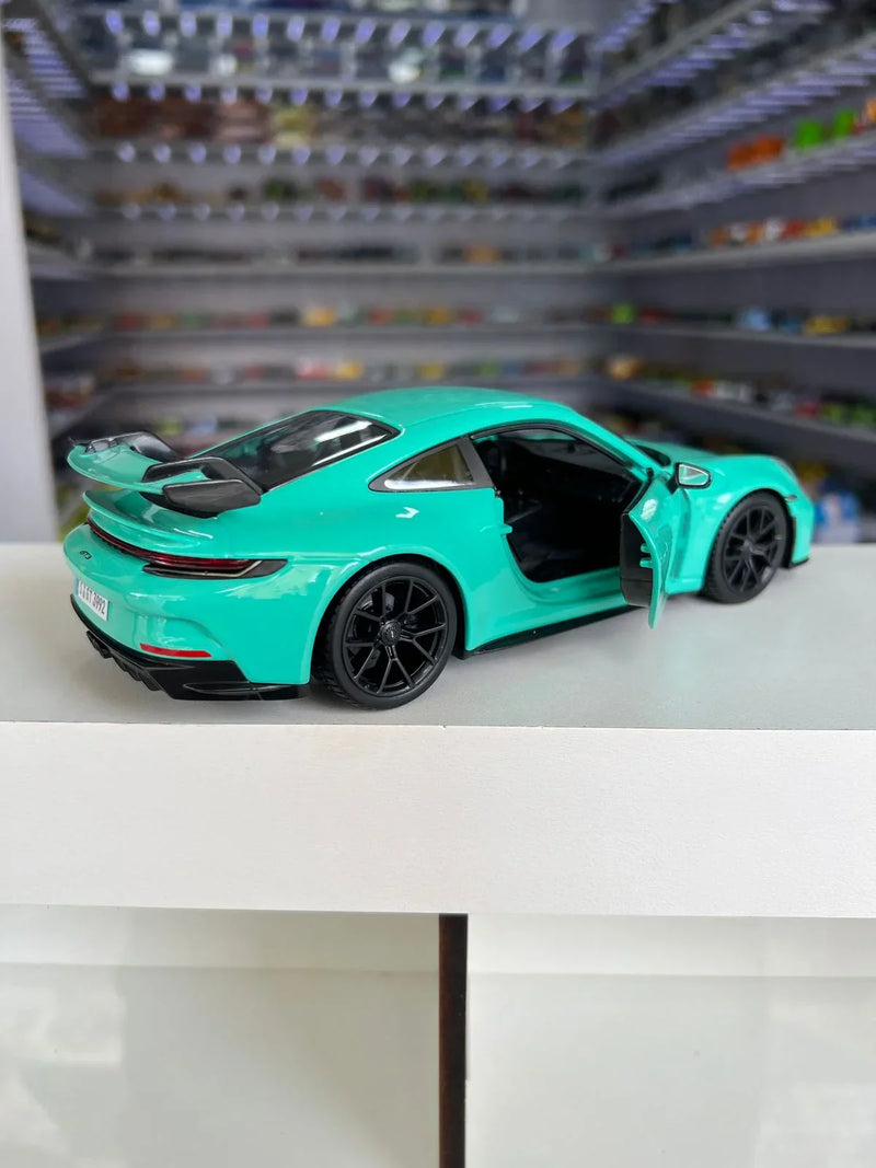 Porsche 911 GT3 2021 azul 1:24 Maisto