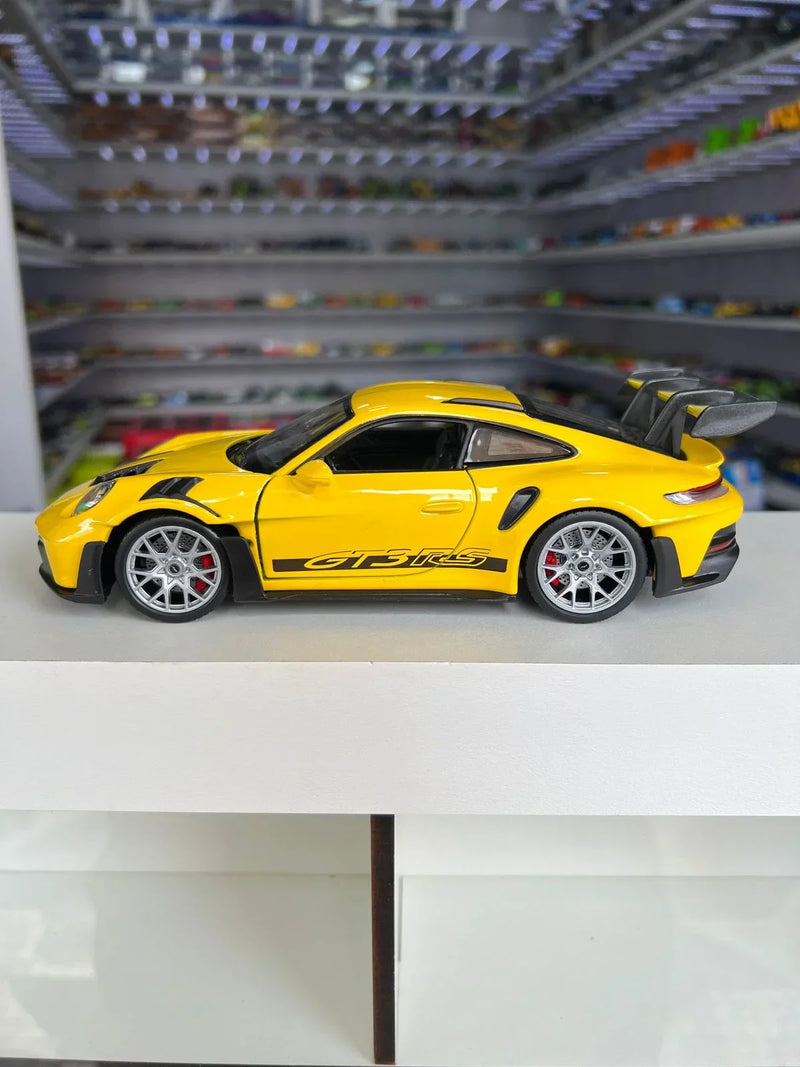 Porsche 911 GT3 RS amarelo 1:24 Maisto