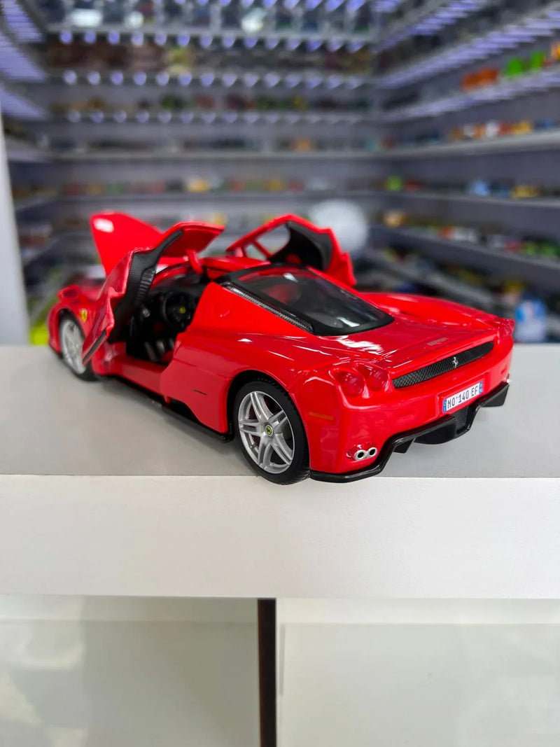 Enzo Ferrari vermelho 1:24 Bburago