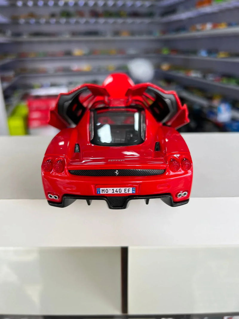 Enzo Ferrari vermelho 1:24 Bburago