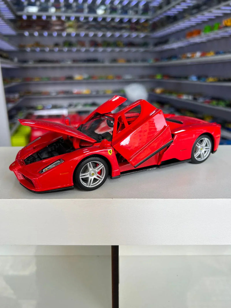 Enzo Ferrari vermelho 1:24 Bburago