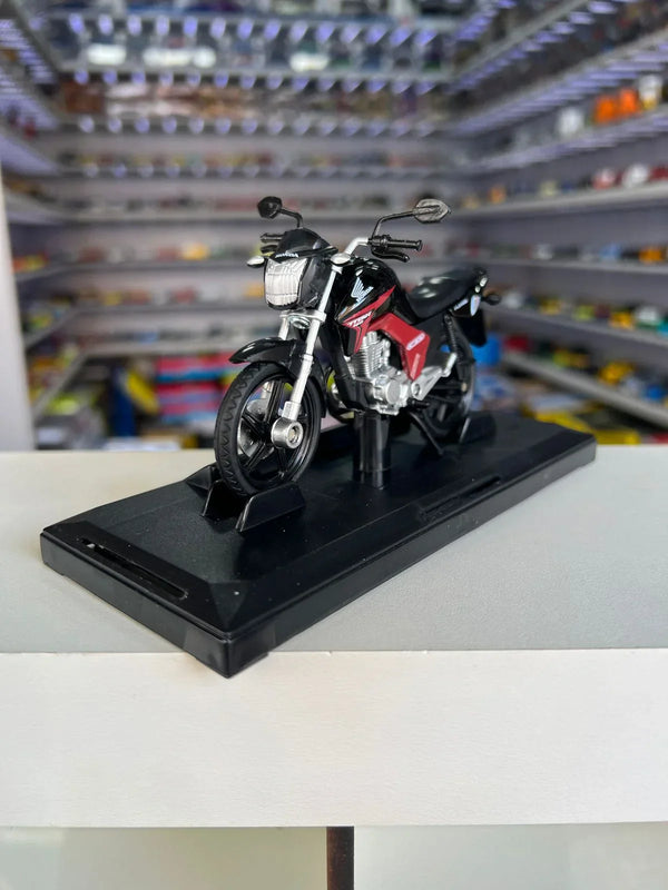 Moto Honda CG Titan 150 (2014) - Preto - 1:18 - California Toys