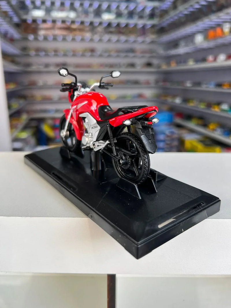 Moto Honda CG Titan 150 (2014) - Vermelho - 1:18 - California Toys