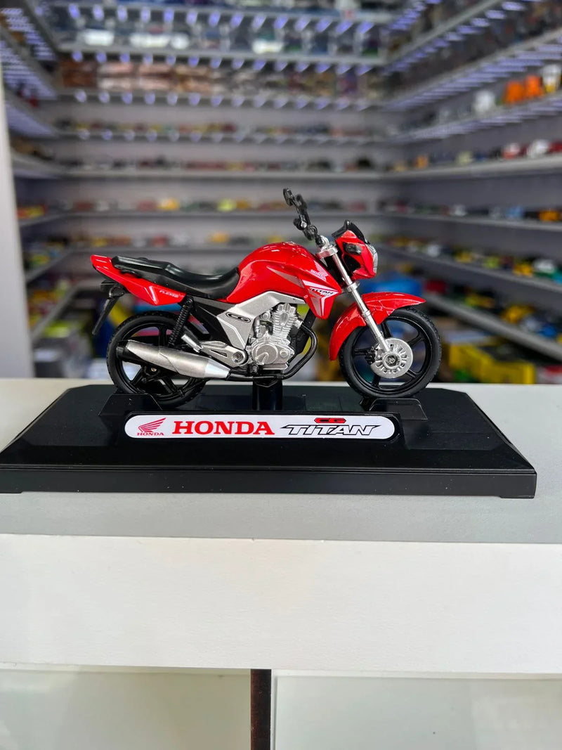 Moto Honda CG Titan 150 (2014) - Vermelho - 1:18 - California Toys
