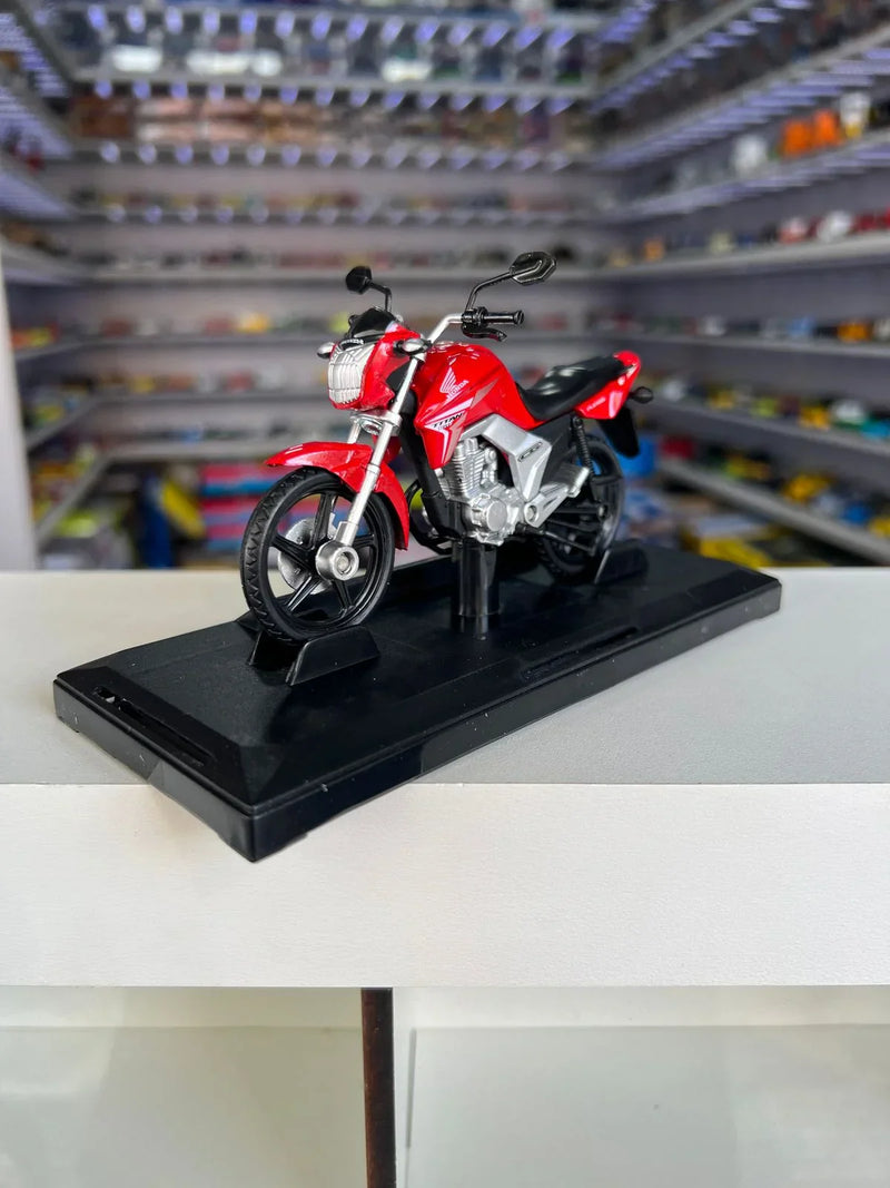 Moto Honda CG Titan 150 (2014) - Vermelho - 1:18 - California Toys