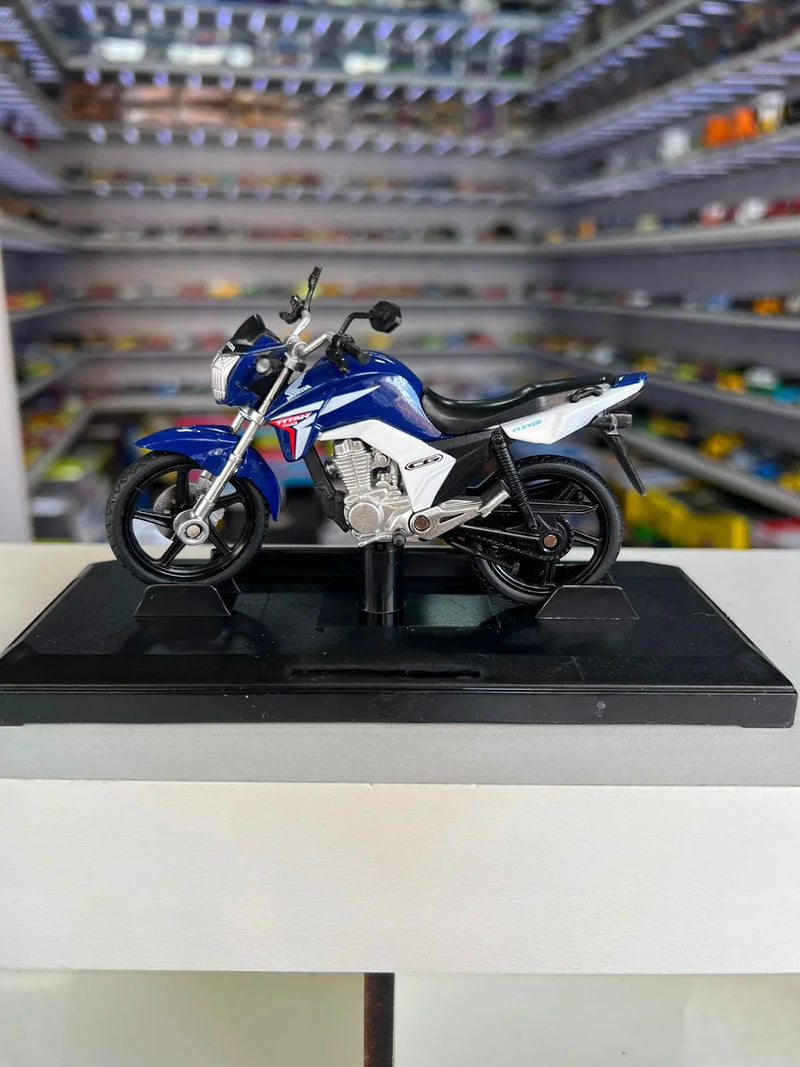 Moto Honda CG Titan 150 (2014) - Azul - 1:18 - California Toys