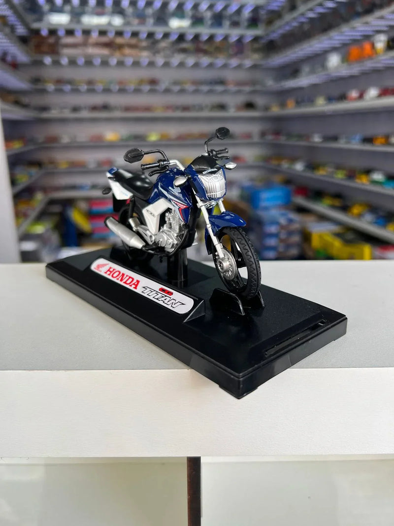 Moto Honda CG Titan 150 (2014) - Azul - 1:18 - California Toys