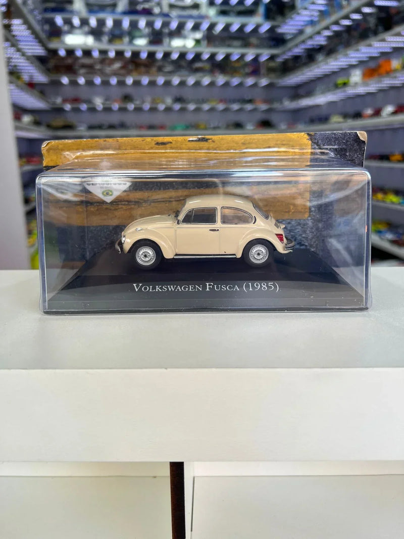 Volkswagen Fusca bege (1985) 1:43 Carros Classicos do brasil