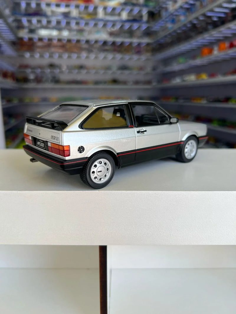 Volkswagen Gol GTS (1988) - Prata - 1:24 - California Toys
