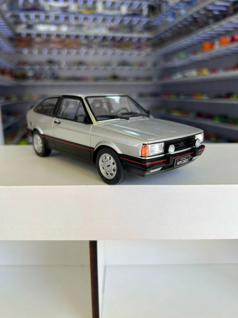 Volkswagen Gol GTS (1988) - Prata - 1:24 - California Toys