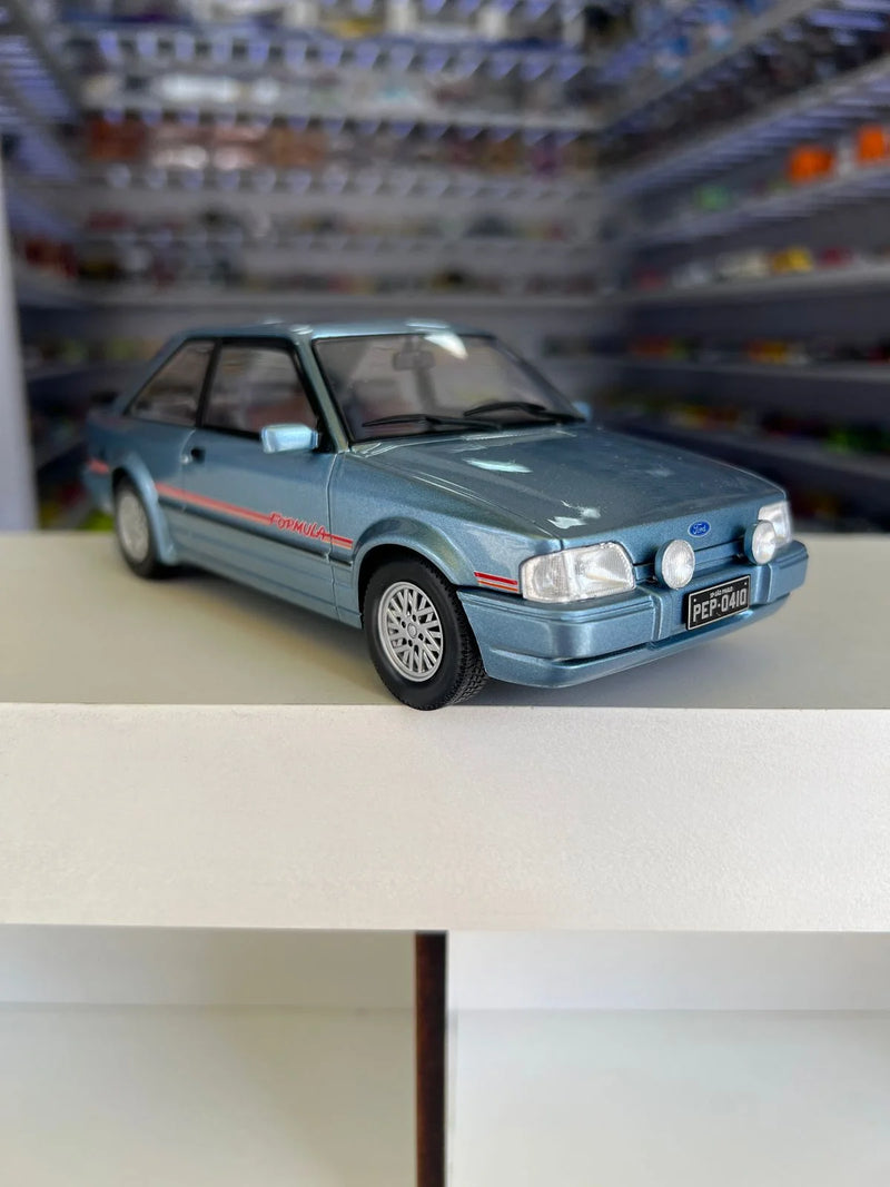 Ford Escort XR3 (1991) - Azul - 1:24 - California Classics