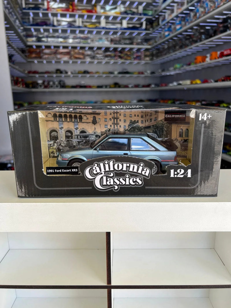 Ford Escort XR3 (1991) - Azul - 1:24 - California Classics