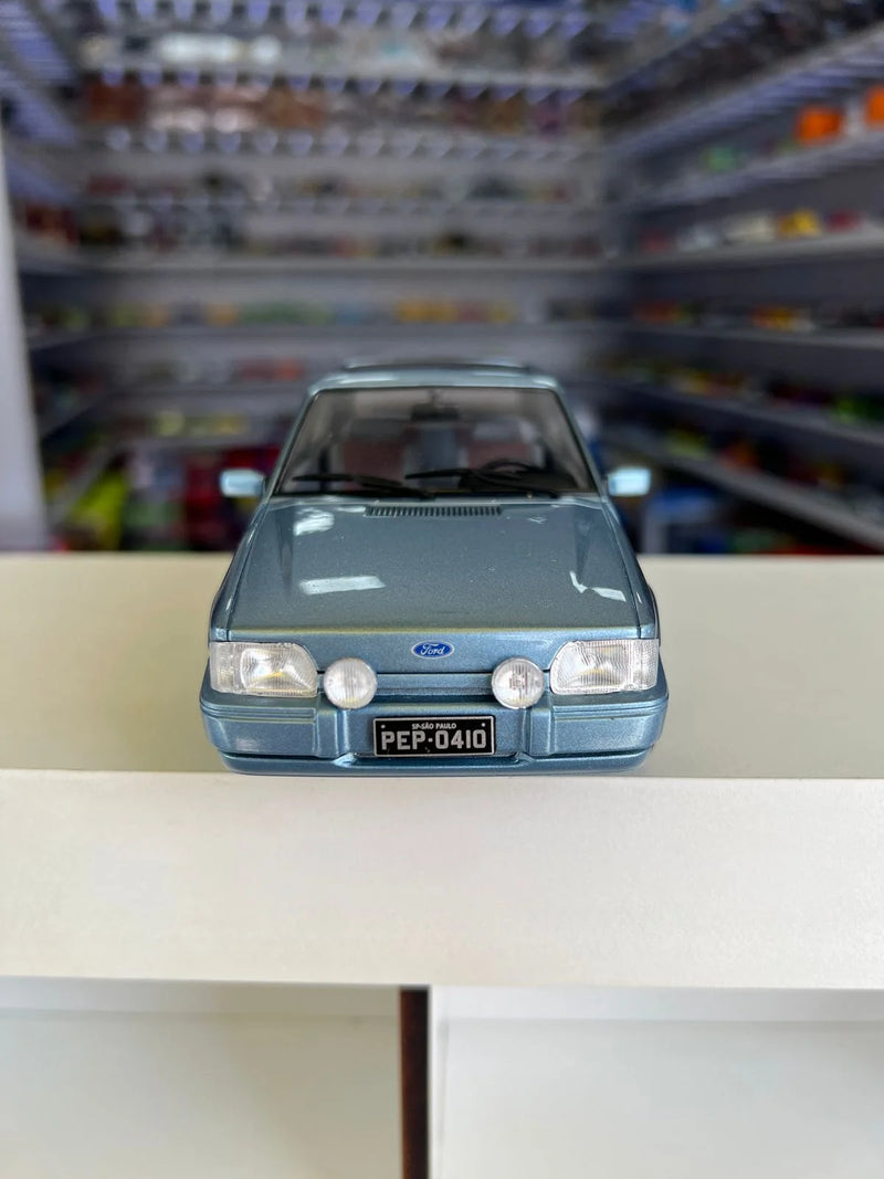 Ford Escort XR3 (1991) - Azul - 1:24 - California Classics