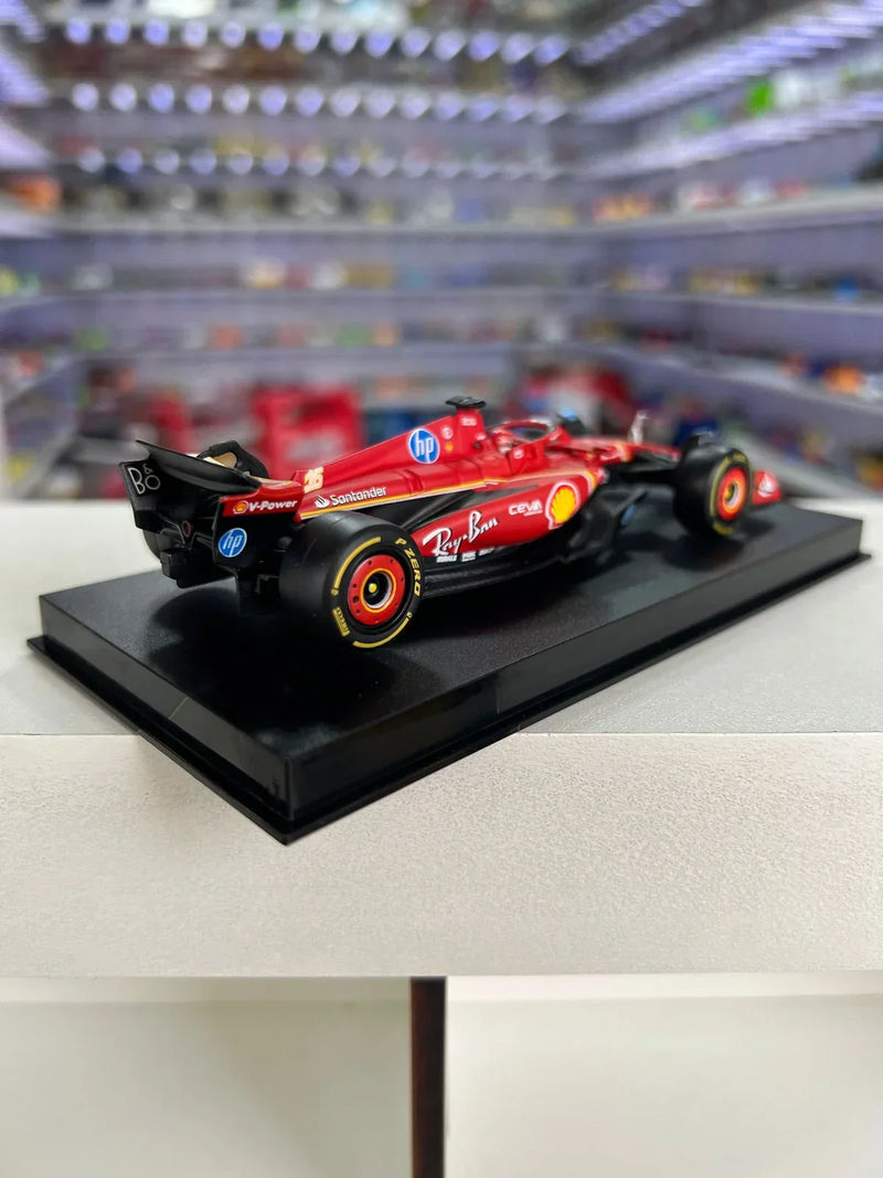 Fórmula 1 Ferrari SF24 Charles Leclerc 2024 1:43 Bburago c/ Display e Piloto