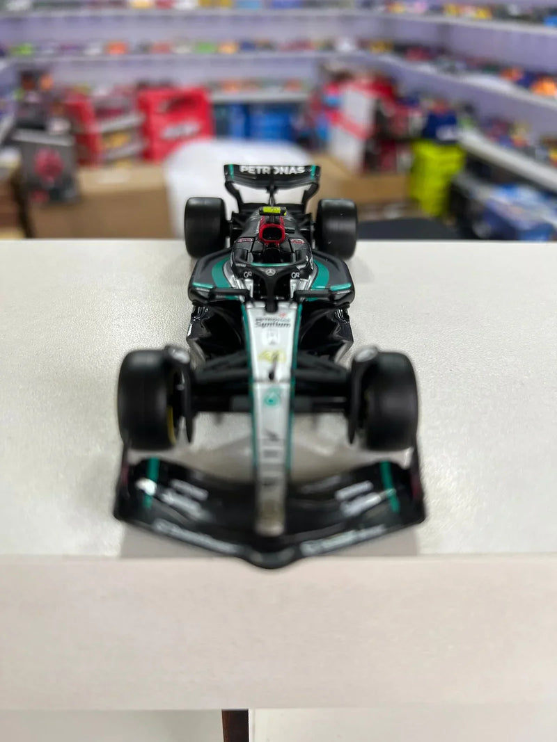 Fórmula 1 Mercedes Benz AMG Petronas W15 Hamilton Winner British Gp 2024 1:43 Bburago