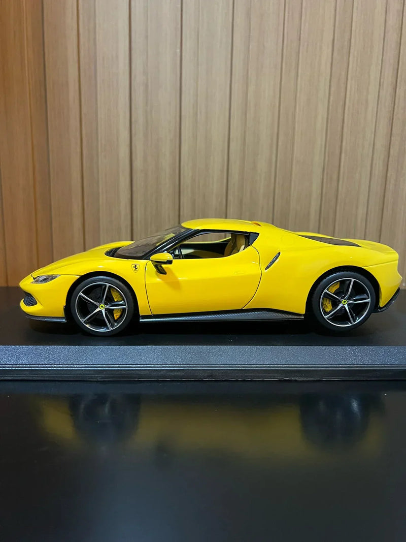 Ferrari 296 GTB 1:18 BBurago Amarelo