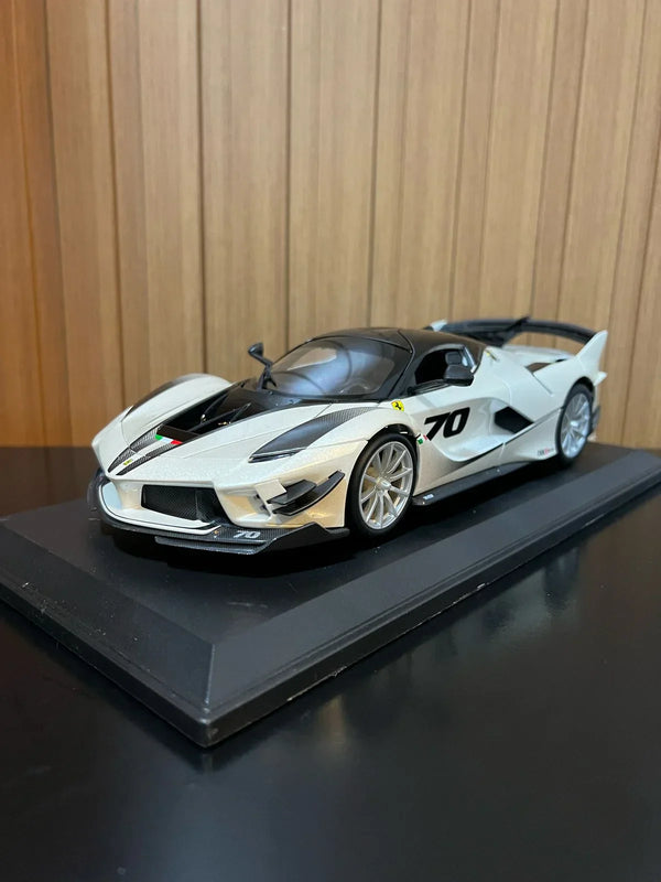 Ferrari FXX-K Evo 1:18 BBurago Branco