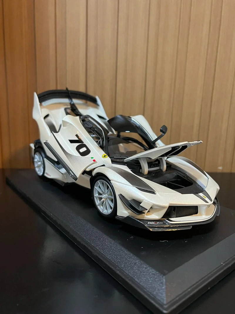 Ferrari FXX-K Evo 1:18 BBurago Branco