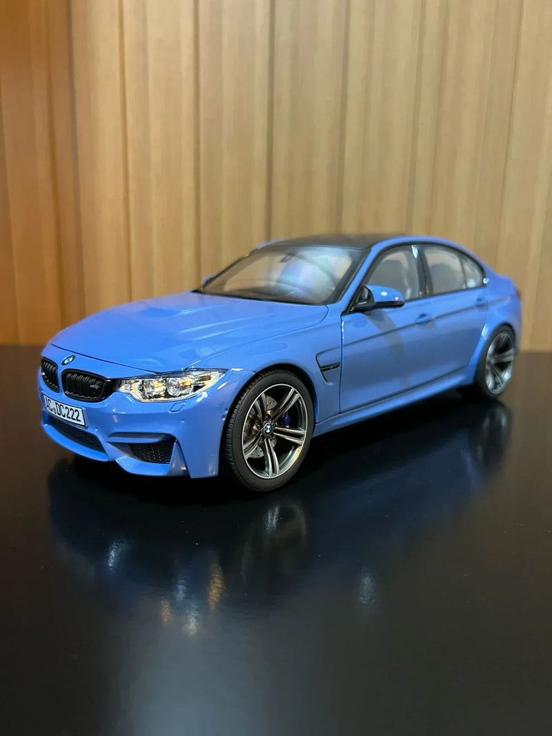 BMW M3 F80 Competition azul 1:18 Norev