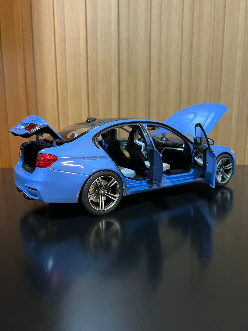 BMW M3 F80 Competition azul 1:18 Norev