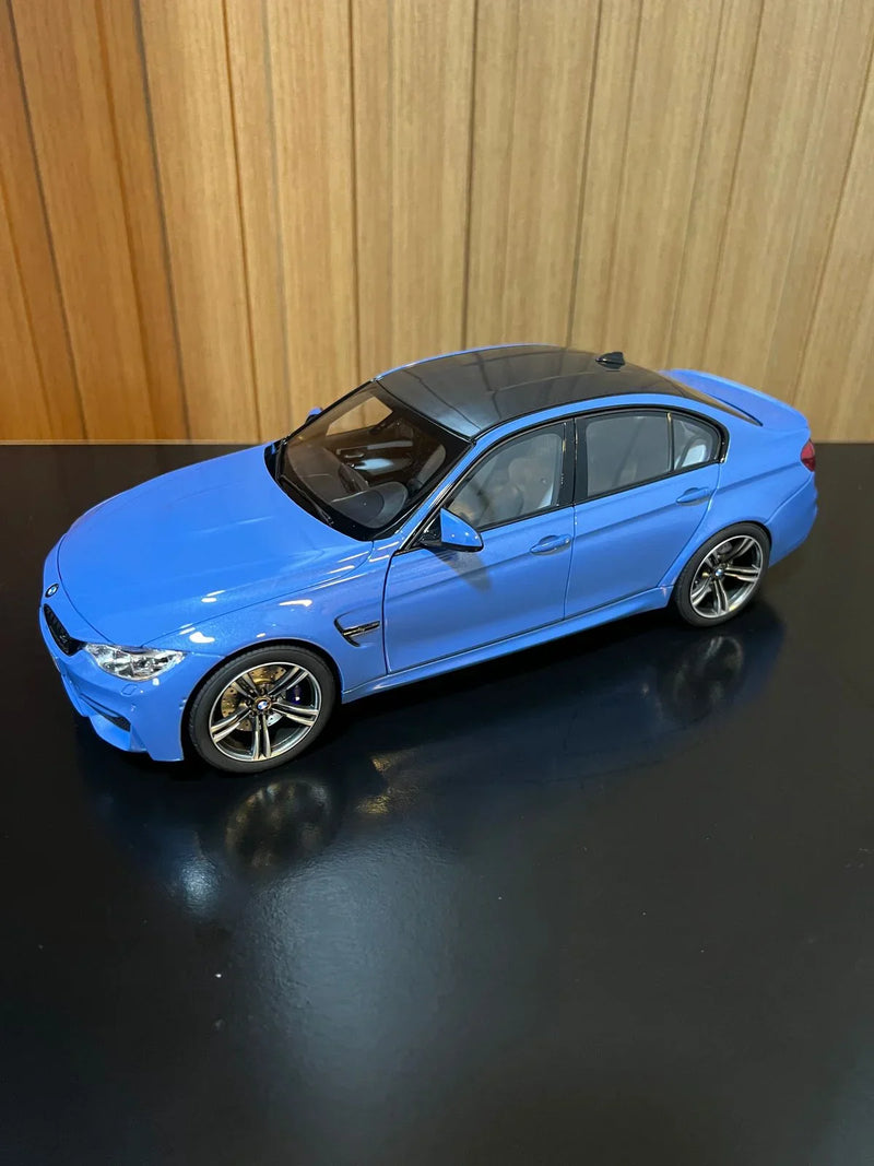 BMW M3 F80 Competition azul 1:18 Norev
