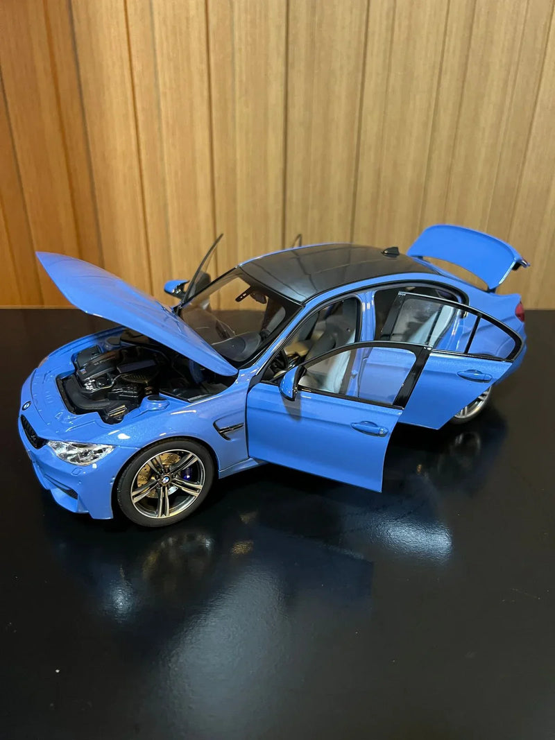 BMW M3 F80 Competition azul 1:18 Norev