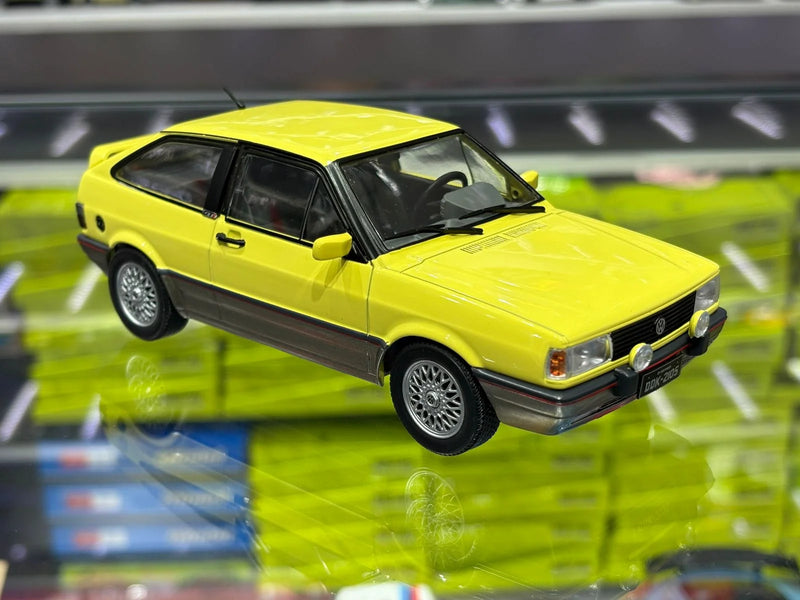 Volkswagen Gol GTI (1993) - Amarelo Sunny - 1:24 - California Toys