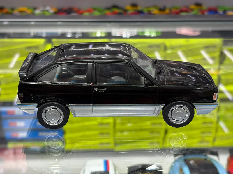 Volkswagen Gol GTI (1994) - Preto Universal - 1:24 - California Toys