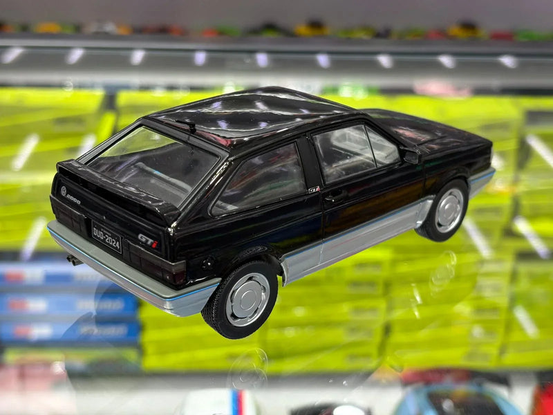 Volkswagen Gol GTI (1994) - Preto Universal - 1:24 - California Toys