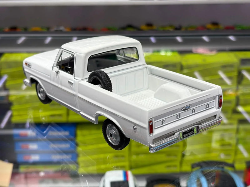 Ford F-100 (1974) - Branco - 1:24 - California Toys