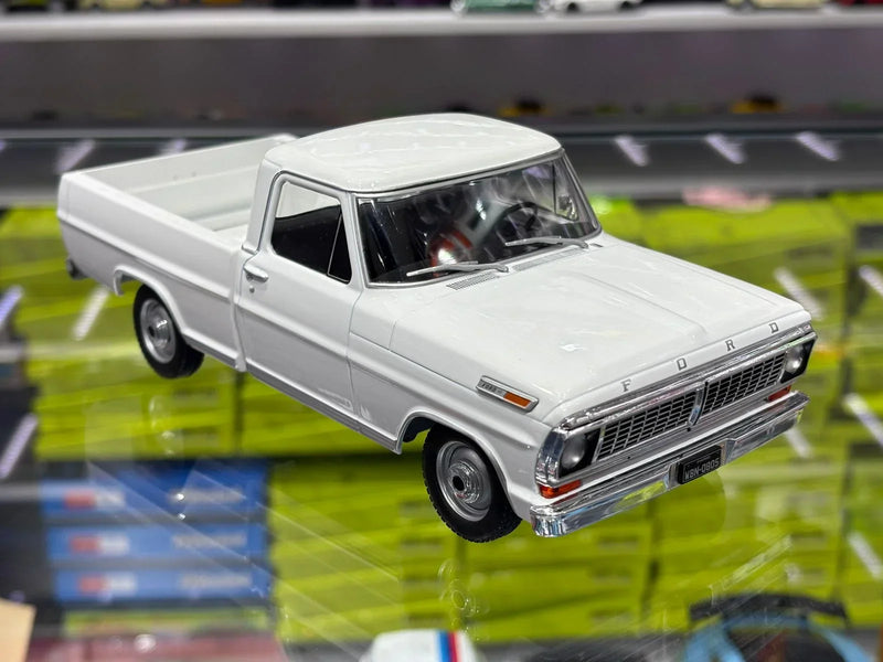 Ford F-100 (1974) - Branco - 1:24 - California Toys